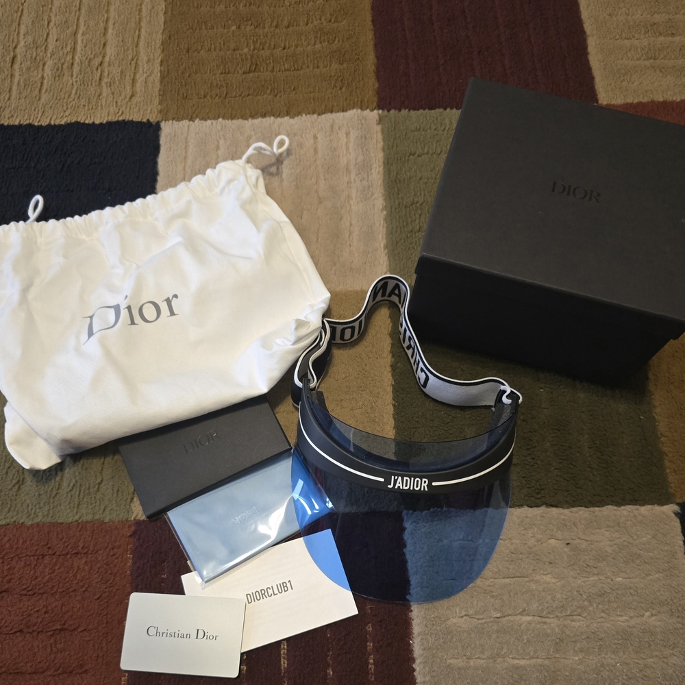 Dior Black and Gray Futuristic VR Visor - Picture 4 of 6